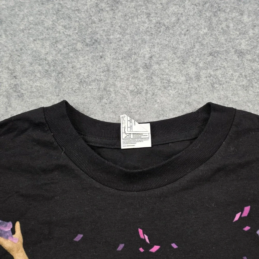 Alstyle selling lady